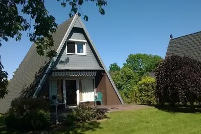 Image de Nurdachhaus in Einer SeitenstraĂźe im Ferienpark Fedderwardersiel