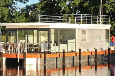 Image de Floating 44 Schwimmendes Ferienhaus für den Besonderen Urlaub auf dem Wasser