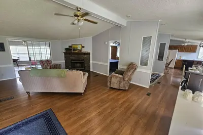 Image de Country farm home get-away! Family and pet friendly. 3 bed 2 bath. Sleeps 8