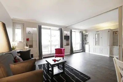 Image de Grand studio meuble pour 2 personnes - Trocadero