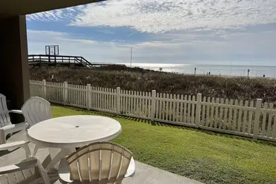 Image de Ocean Breeze West #104 | Easy Access to Pool & Beach!
