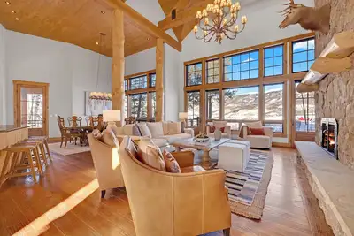 Image de Gorgeous Private Home with Breathtaking Views of Red and Buffalo Mountain!