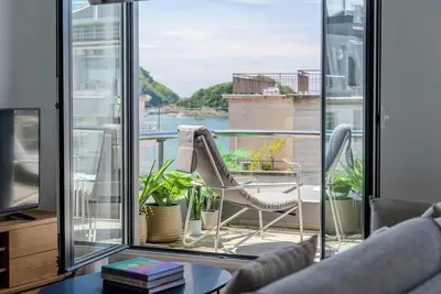 Image de Center Deluxe Vi | Atlantic Realty