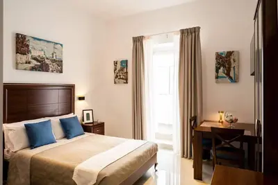 Image de Traditional Room with Private Maltese Balcony