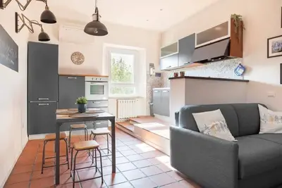 Image de Lovely apartment with fireplace station area