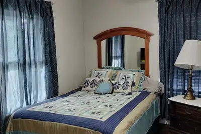 Image de Experience football fun! 4br\/2Bath Independence retreat near Arrowhead