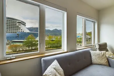Image de Downtown Juneau Gem: 1br Apt with Stunning Views!