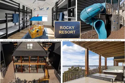 Image de New 7 bdrm home (sleeps 28) w/ amazing lake views, hot tub, fire pit, playground