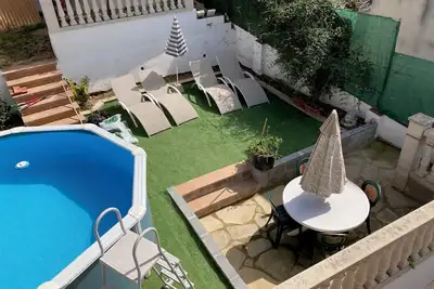 Image de Maison de vacances \"Lola's Beach House\" avec vue sur la mer, piscine privée et Wi-Fi