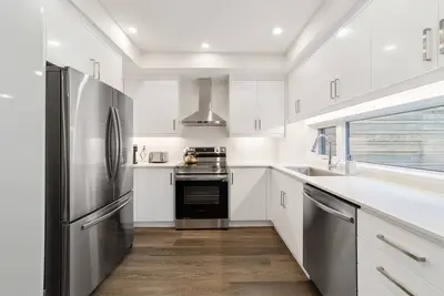 Image de Bright Modern Private Oasis Whole Laneway 3br 3ba