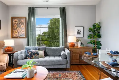 Image de Walkable Neighborhood. King Bed. Central Ac. Pet Friendly