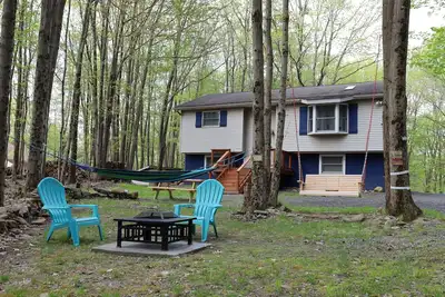 Image de Cozy and quiet house 8 mins from Kalahari Resort! Long Pond! Pocono pines.