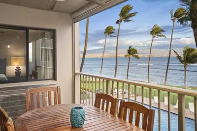 Image de Maalaea Kai 307 Maui Prime Oceanfront \nKing Beds w/ ensuite\nDedicated Workspace
