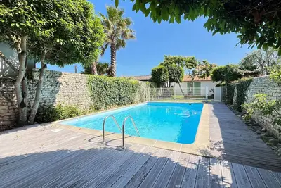 Image de Jolie maison avec jardin, piscine et parking