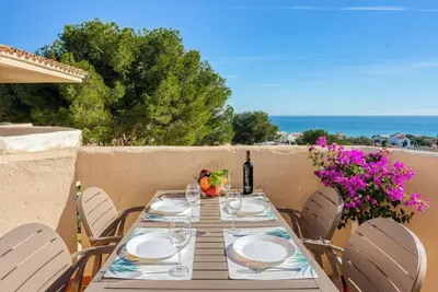 Image de Tranquil sea view haven: 2br with Terrace/Pool