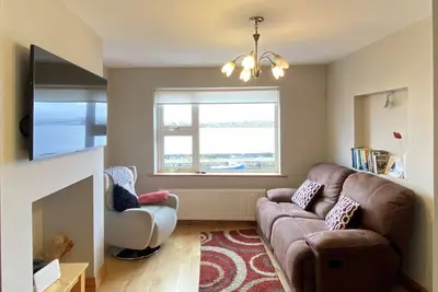 Cottage 457 - Roundstone - sleeps 6 guests  in 3 bedrooms