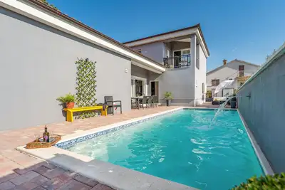 Image de Belle maison à Privlaka avec WiFi