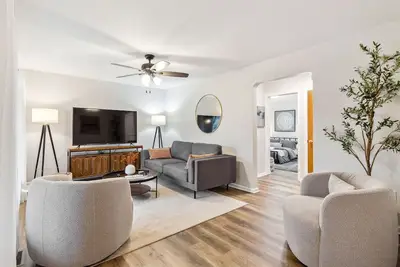 Image de Pet-Friendly 4br | Near Cle Clinic & Attractions