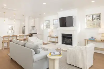 Image de Luxury Home next to U of A, Dickson St & downtown