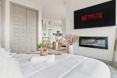 Image de \nNEW! ChateauOasis Penthouse Free Parking