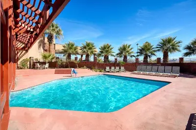 Image de Adventure Awaits in Red Lion Hotel St. George! Pool, Free breakfast, Parking!