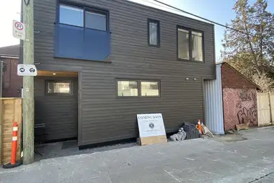 Image de Toronto Beaches 2 Bedroom Laneway House