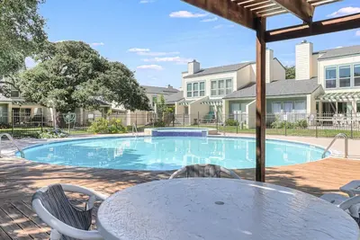 Image de A Wave From It All! Pool, Pier, Boat Ramp, Slips, Bbq Area!