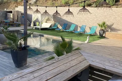 Image de Villa De Vacances Avec Piscine