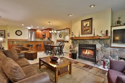 Image de Family friendly spot on Okemo centrally located Winterplace condo