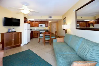Image de Beachfront Condo in Ormond Beach. Available for Daytona 500 Race Week 2024.