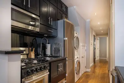 Image de Cozy Three Bedroom on Little Italys Mulberry Street!
