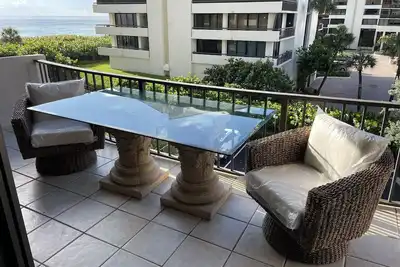 Image de Ocean view in luxury Singer Island high rise. Complementary beach service. 2/2