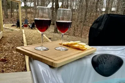 Luxury Cabin on Lookout Mountain, Ev Charger, Hot Tub, Fire Pit, King Beds, Pet