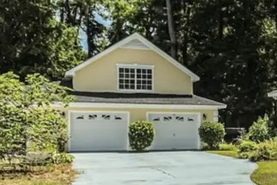 Image de Beautiful Loft Apartment, close to downtown & Tybee I. , full kitchen & laundry.