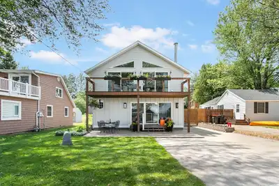 Image de Escape to Hutchins Lake