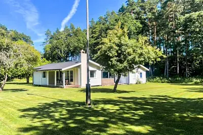 Image de Belle maison à Färjestaden avec WiFi