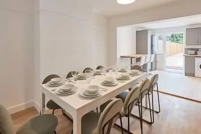 Image de Elfleda Stay | Modern 5 bedroom house