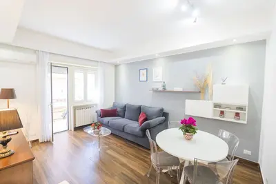 Image de Lovely Design Apartment with Balcony