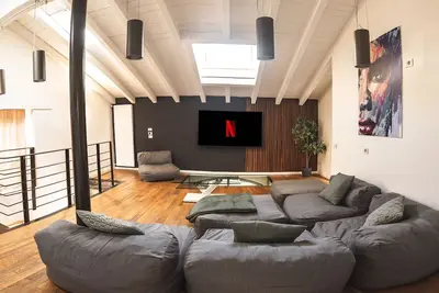 Image de Industrial Apt. / Garage, Wifi, Netflix near downtown