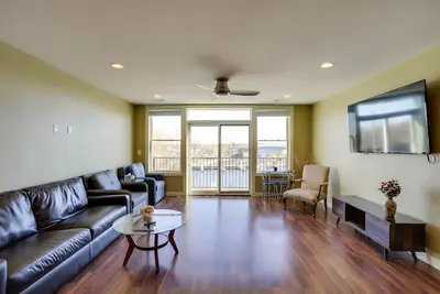 Image de St Joseph Condo < 1 Mi to Beach & Downtown!