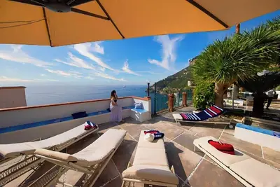 Image de Amalfi Coast Villa 🏡 Sea Views 🏖️ Sauna & Jacuzzi ❤️ Parking 🅿️ Rooftop🔝
