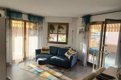 Image de Appartement Moderne à 2 Minutes des Plages à Pieds Avec Aperçu mer et Terrasse