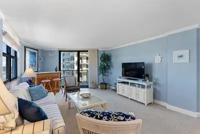 Image de Beautiful 2bed 2bath Condo w/ stunning Ocean and River views from the 8th floor!
