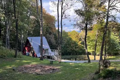 Image de Hidden Cabin - A Frame - 3 Br