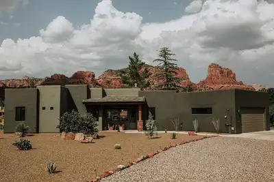Image de The Sedona Modern - stunning views and hot tub