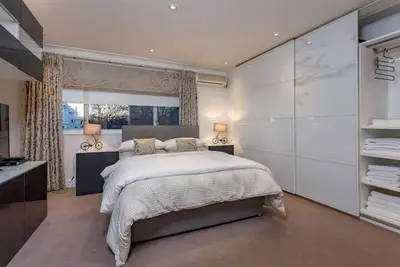 Image de Superb 7bed 5bath Townhouse, Hyde Park
