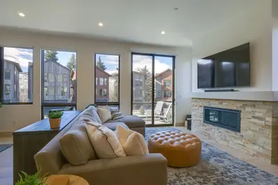 Ski, Hike & Relax Fireside: Silverthorne Getaway!