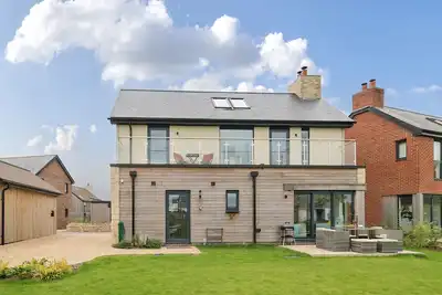Image de Equinox sleeps 6 guests in 3 bedrooms