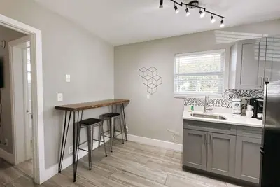 Image de Rustic Retreats: 1br for 4 guests minutes from Las Olas