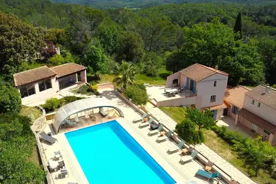 Image de Domaine de l'Issole, classé 4*- Magnifique domaine provençal 18-24pers & piscine